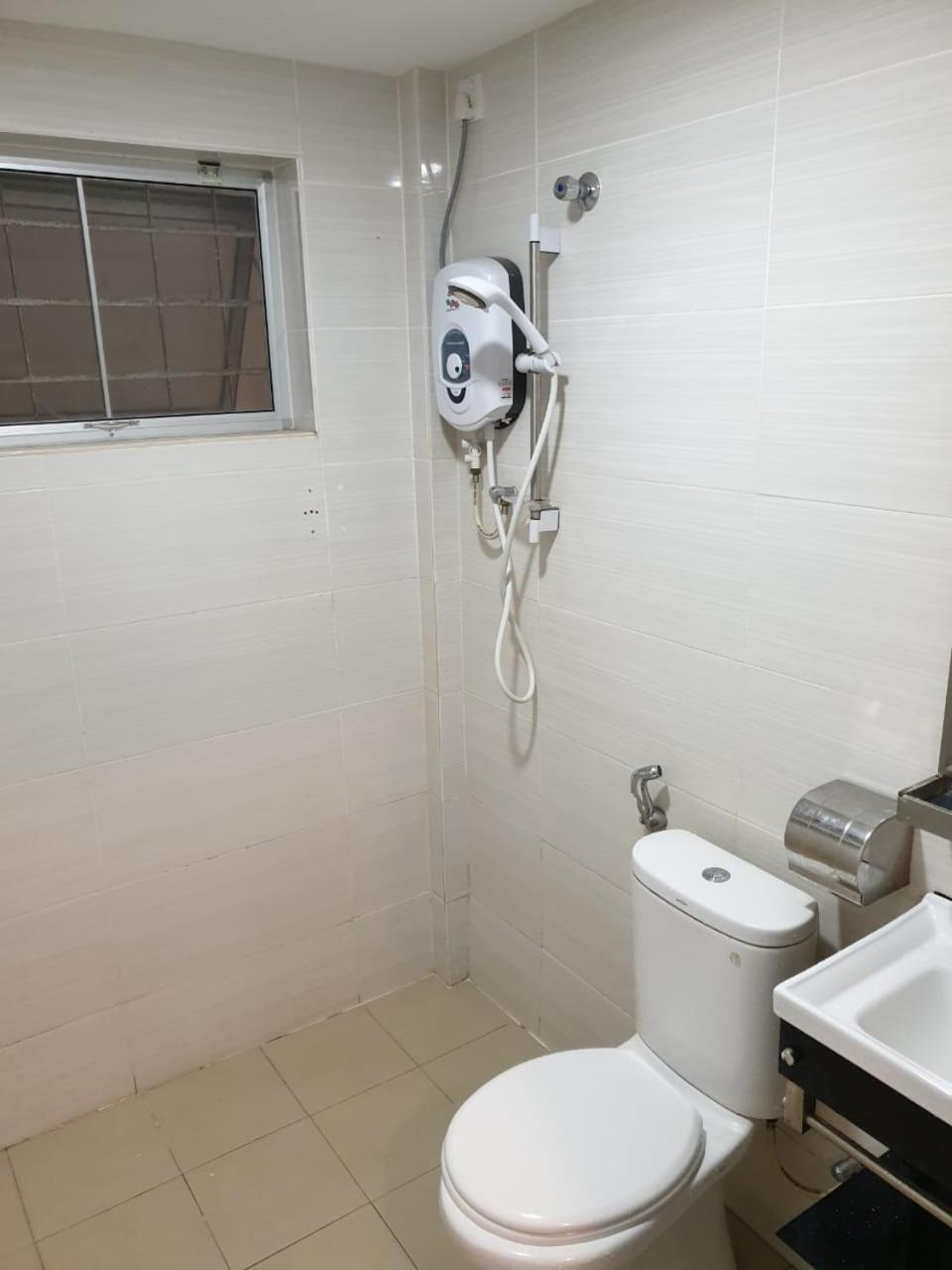 Angsoka Hotel Teluk Intan Kültér fotó