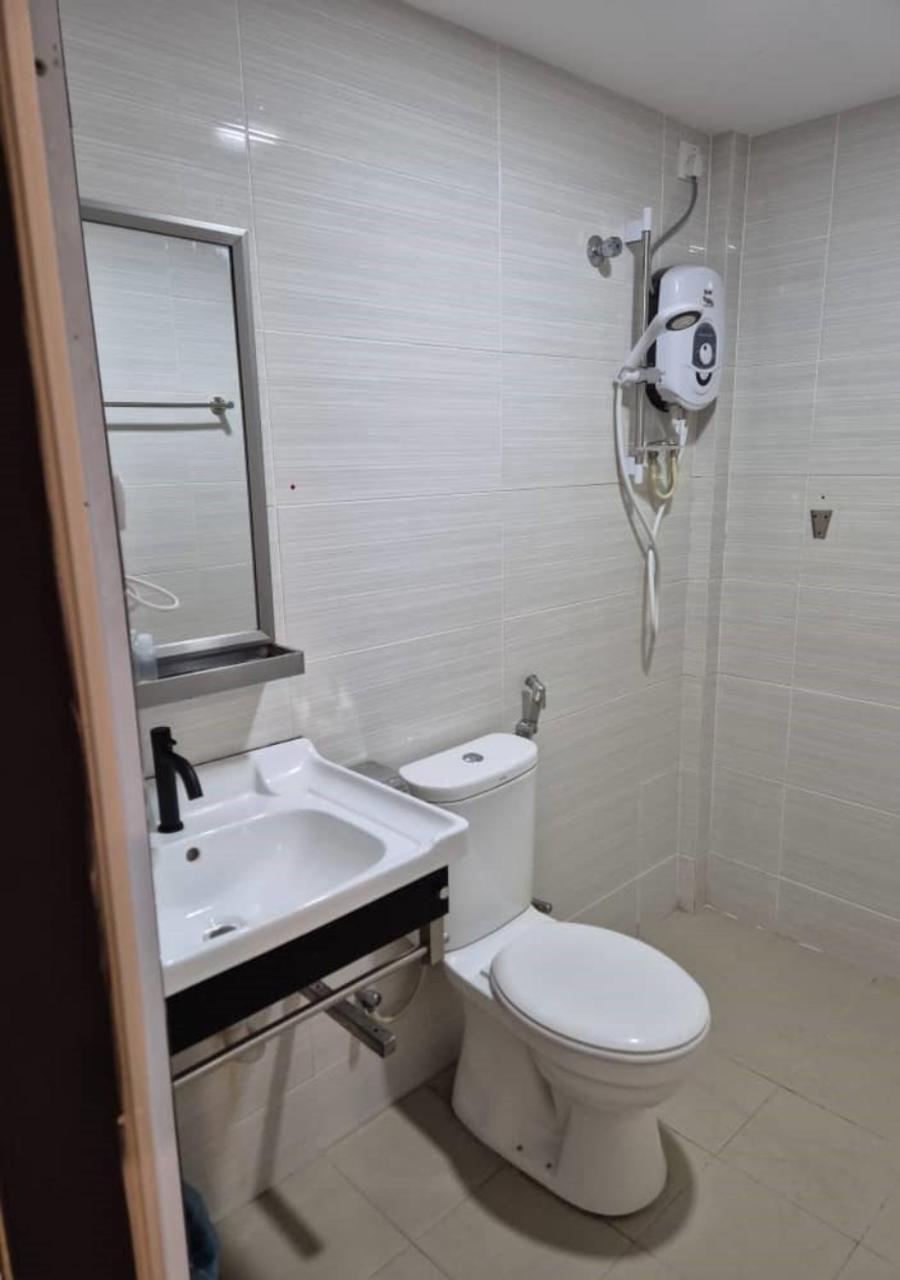 Angsoka Hotel Teluk Intan Kültér fotó