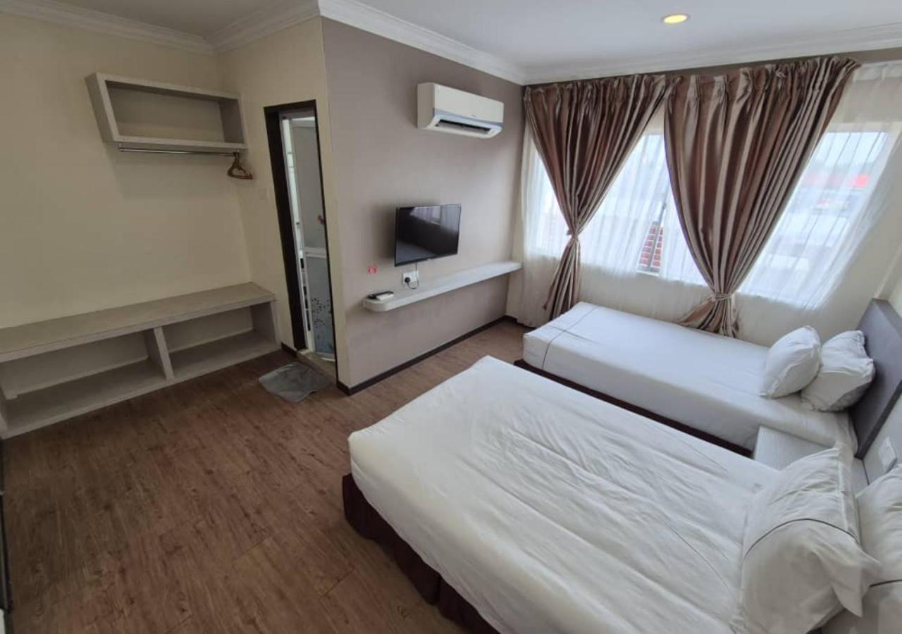 Angsoka Hotel Teluk Intan Kültér fotó