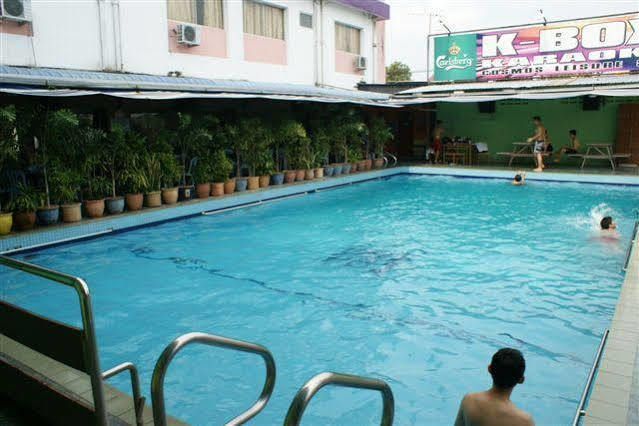 Angsoka Hotel Teluk Intan Kültér fotó
