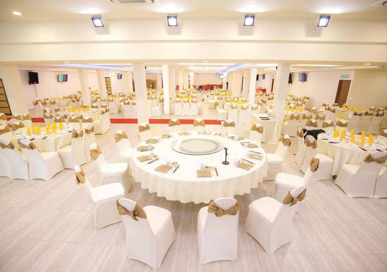 Angsoka Hotel Teluk Intan Kültér fotó